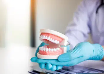 cleaning how remove plaque from dentures